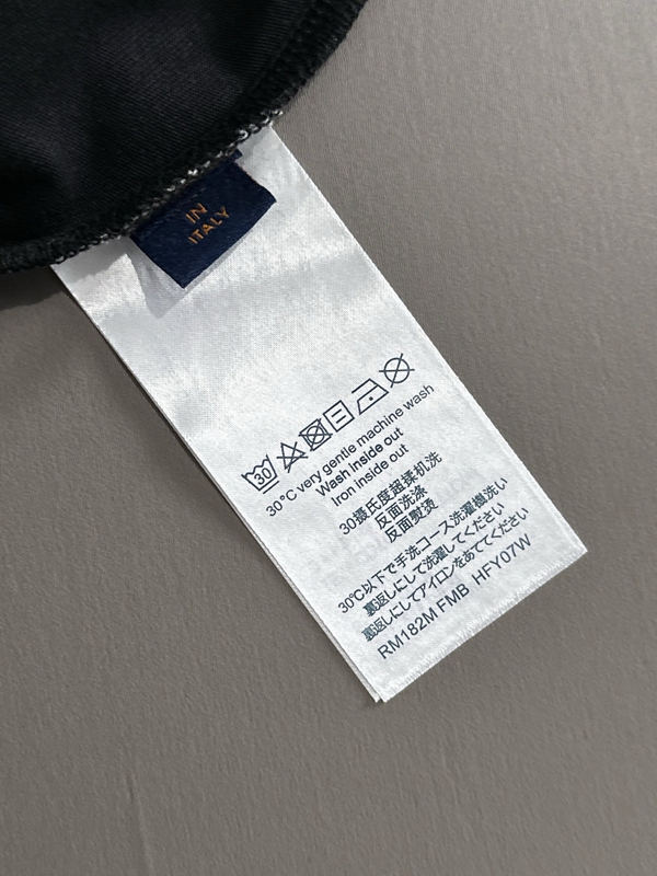 ブランドTシャツ角部分ディテール